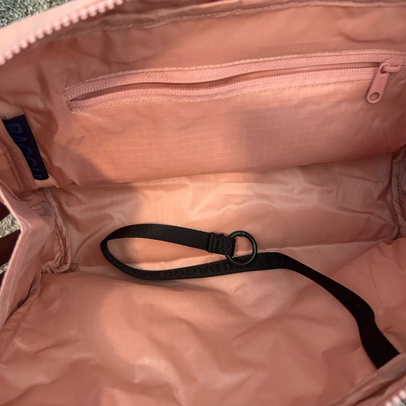 BAGGU Bowler Rose Tan Like New (Smaller Size) - Picture 4 of 4